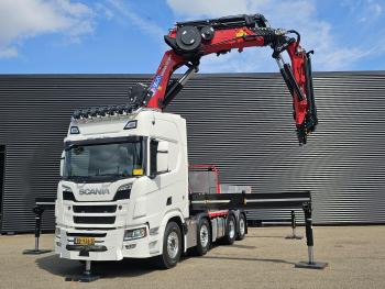 Scania R590 V8 8x2 / HMF 9520 CRANE - JIB - WINCH / TRACTOR